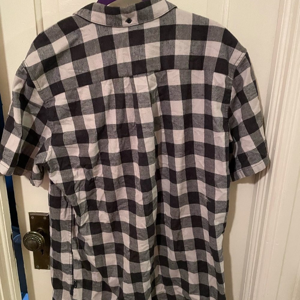 3/$30💥Men’s short sleeve button up - Picture 4 of 4